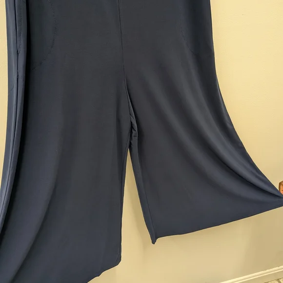Attitudes by Renee Navy Jumpsuit Size S Sleeveless Wide Leg Stretch Romper - Picture 5 of 7
